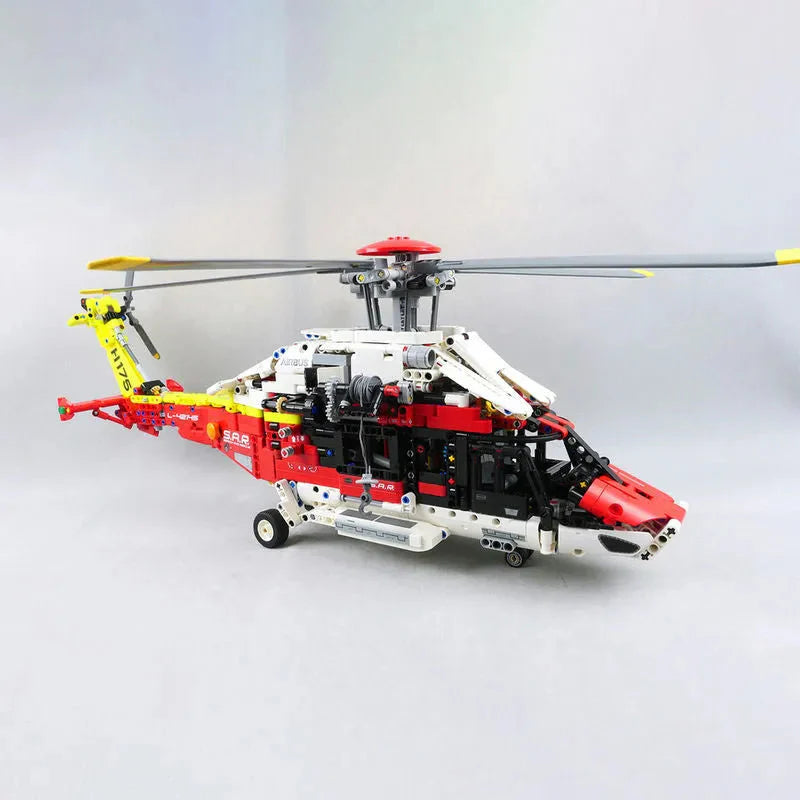 custom moc motorized airbus h175 rescue helicopter bricks toy 74666 usablocks 681 2f47be20 70f0 457a 847d 21e460354638 custom moc motorized airbus h175 rescue helicopter bricks toy 74666 usablocks 681 2f47be20 70f0 457a 847d 21e460354638